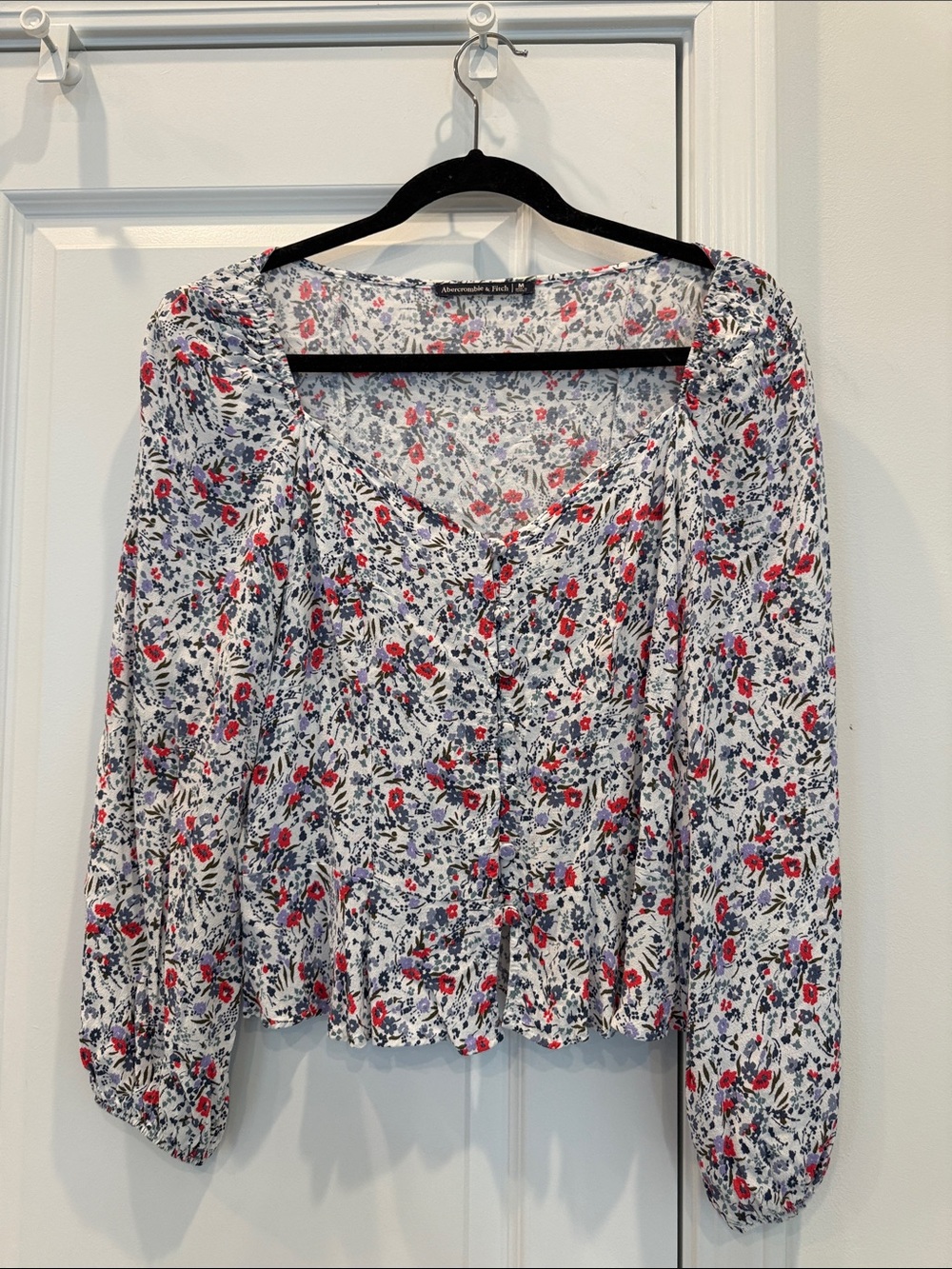 Abercrombie & Fitch White Floral Button-Front Blouse with Red & Blue